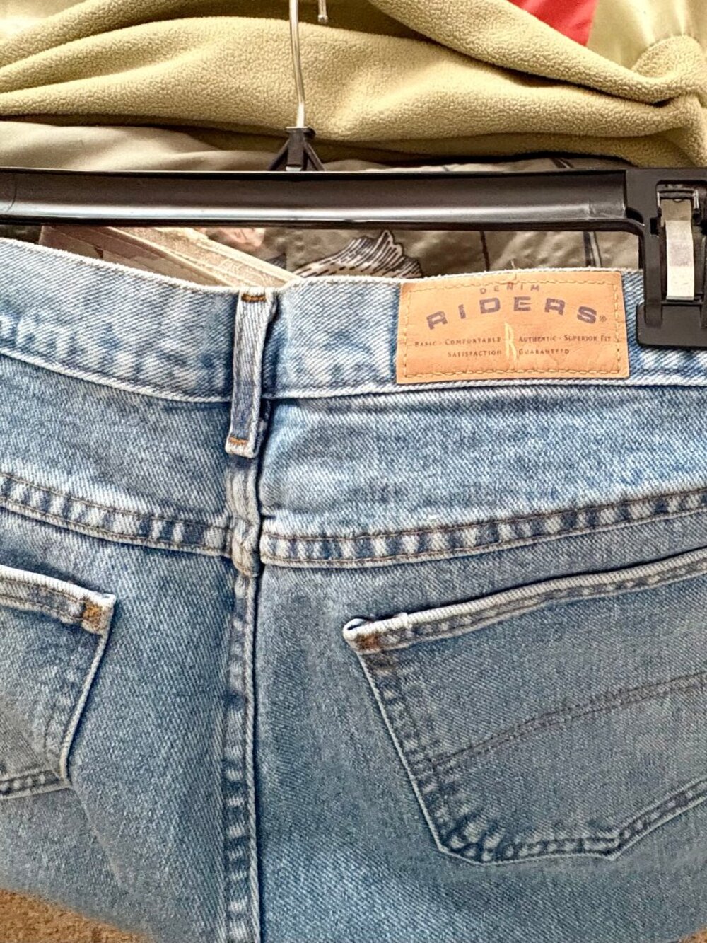 Women's Riders Jeans - Picture 4 of 4